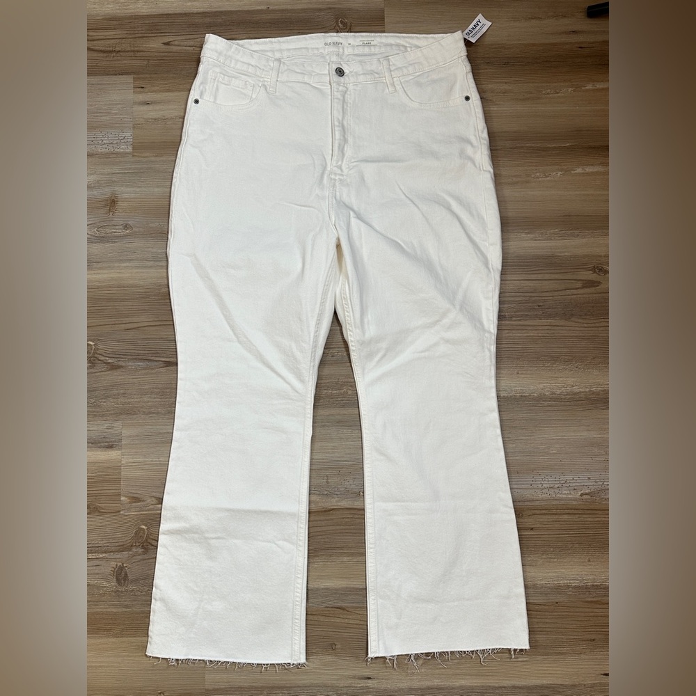 Nwt Old Navy higher high rise flare white size 16